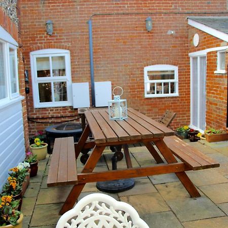 Romantic Flint Cottage On The Suffolk Coast Saxmundham Bagian luar foto