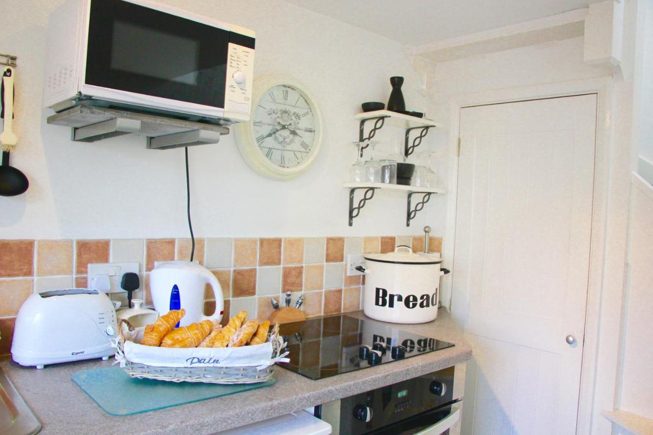 Romantic Flint Cottage On The Suffolk Coast Saxmundham Bagian luar foto