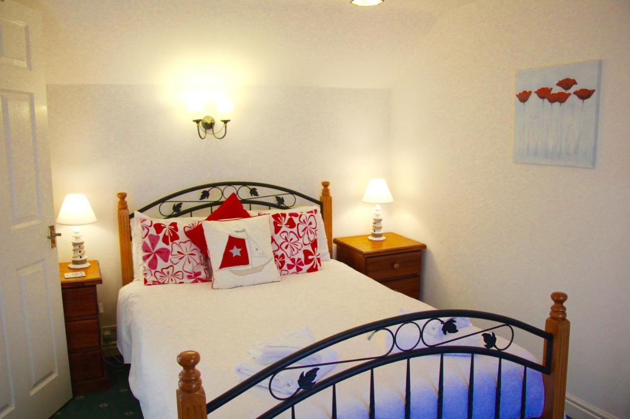 Romantic Flint Cottage On The Suffolk Coast Saxmundham Bagian luar foto