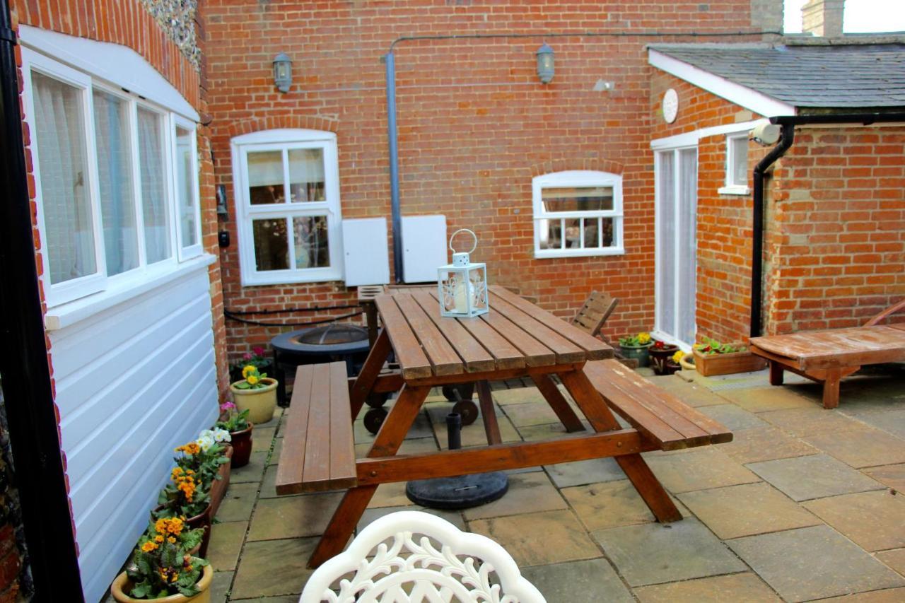 Romantic Flint Cottage On The Suffolk Coast Saxmundham Bagian luar foto