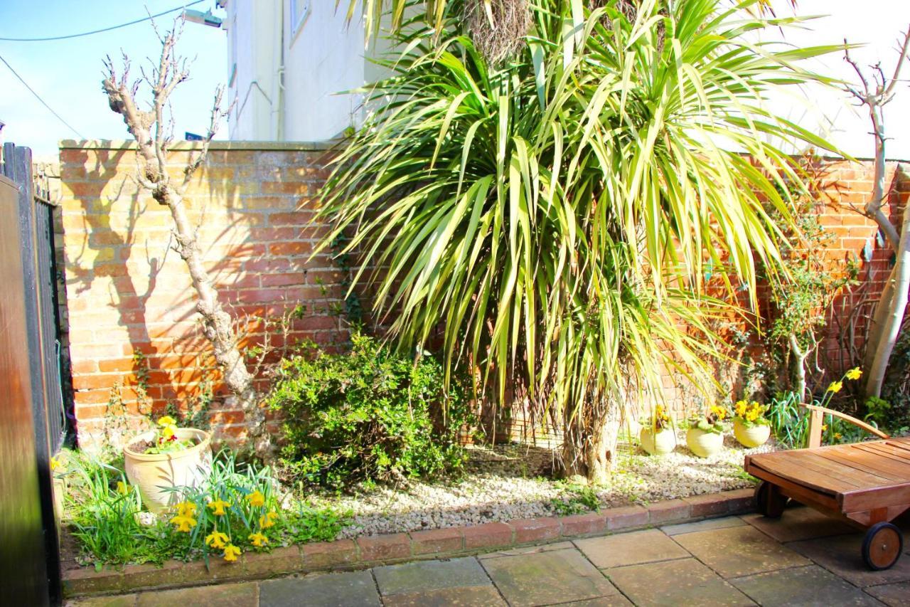Romantic Flint Cottage On The Suffolk Coast Saxmundham Bagian luar foto