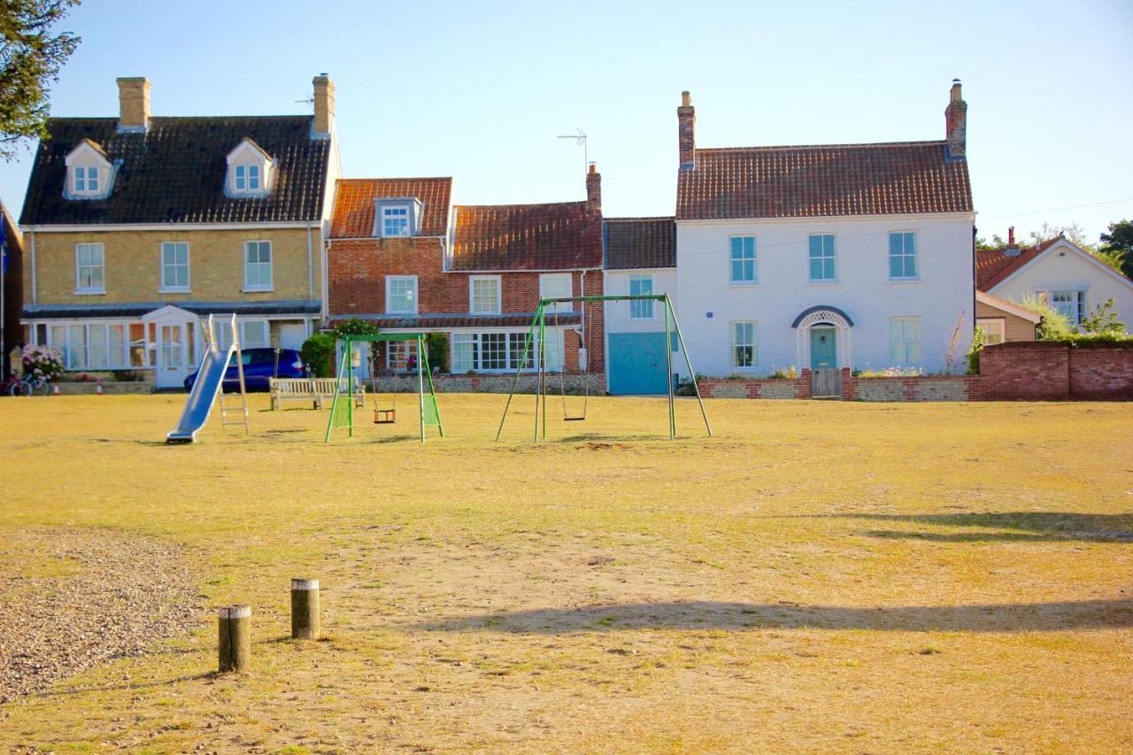 Romantic Flint Cottage On The Suffolk Coast Saxmundham Bagian luar foto