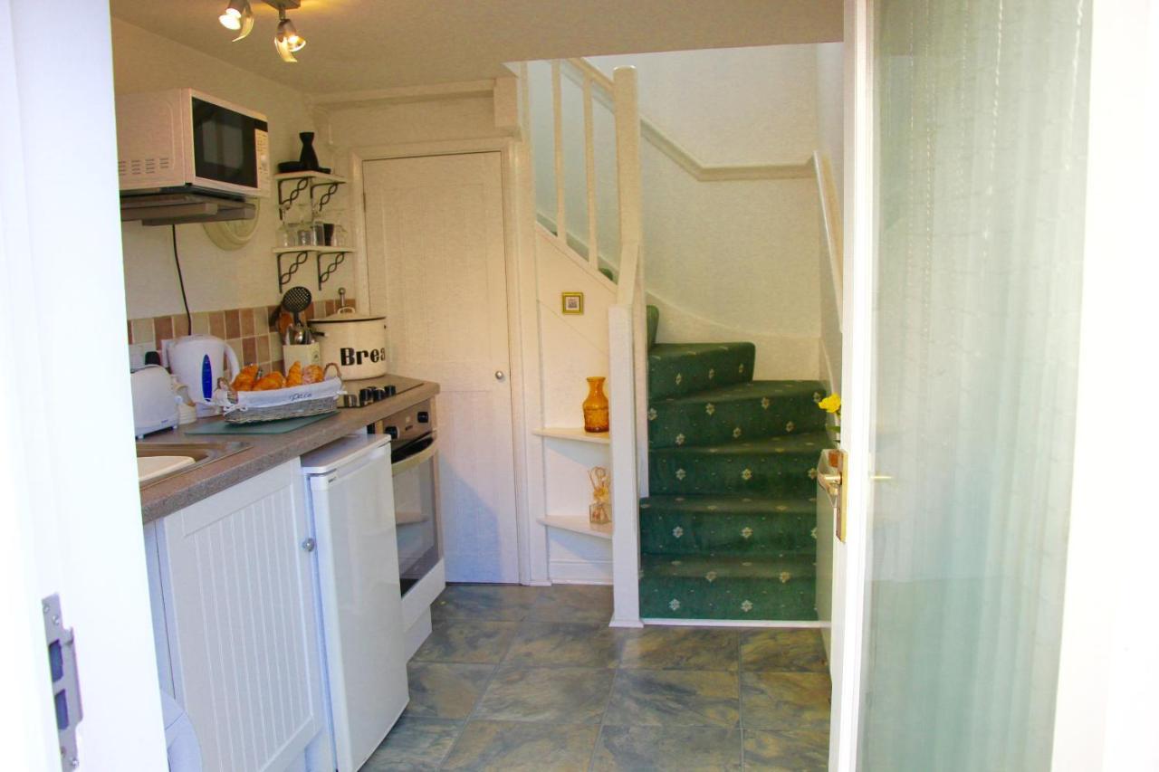 Romantic Flint Cottage On The Suffolk Coast Saxmundham Bagian luar foto