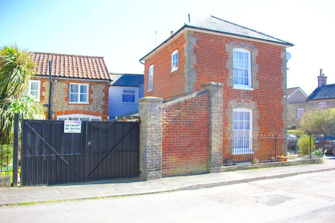 Romantic Flint Cottage On The Suffolk Coast Saxmundham Bagian luar foto