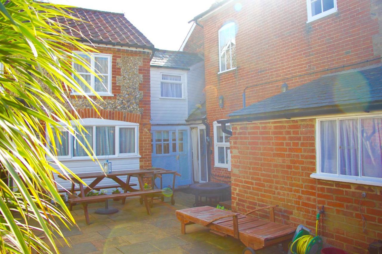 Romantic Flint Cottage On The Suffolk Coast Saxmundham Bagian luar foto