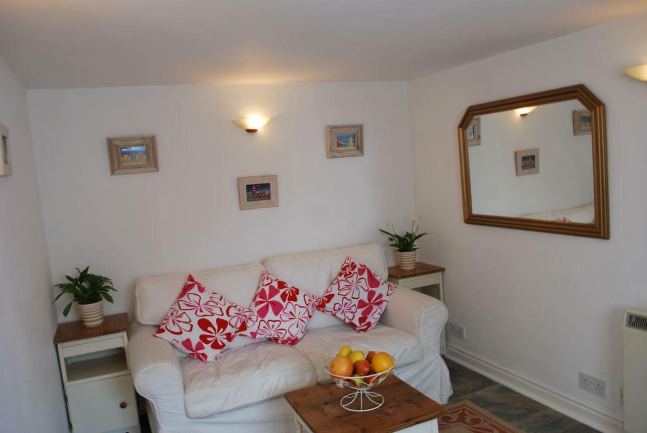 Romantic Flint Cottage On The Suffolk Coast Saxmundham Bagian luar foto